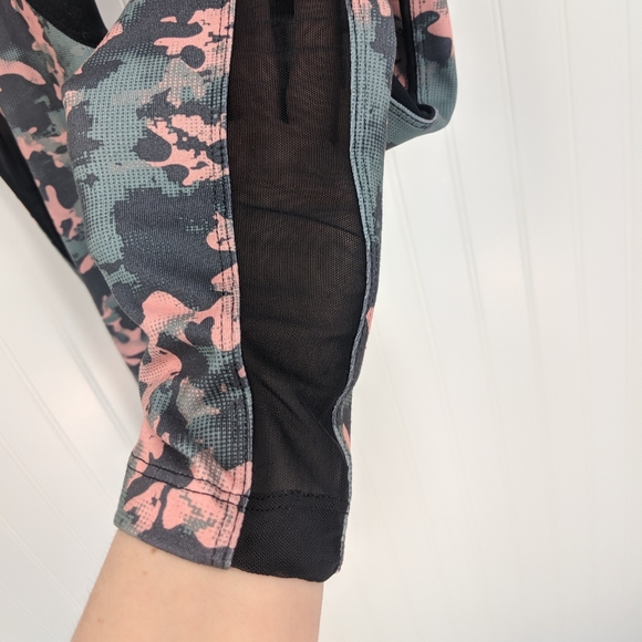 BALANCE COLLECTION Camouflage Mesh Panel Legging S - Picture 10 of 11
